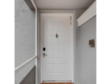 This modern & super clean condo offers comfortable living with a