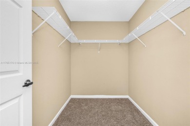 Absolutely beautiful house 3 bedrooms 2.5 bathrooms, 1 car