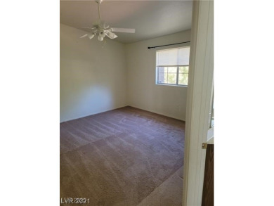 Welcome HOME to the GATED community of Parkway Villas!! This