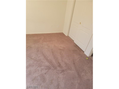 Welcome HOME to the GATED community of Parkway Villas!! This