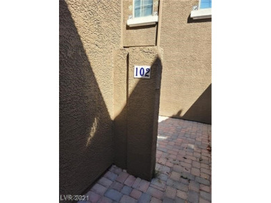 Welcome HOME to the GATED community of Parkway Villas!! This