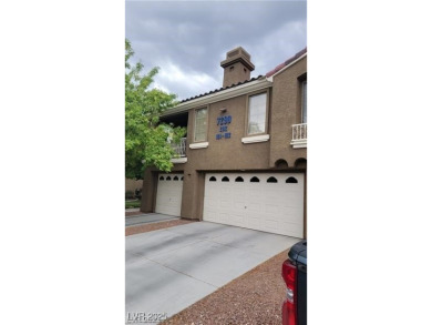 Welcome HOME to the GATED community of Parkway Villas!! This