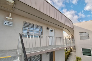 Titally renovated condo!Kings point +55 community with so many