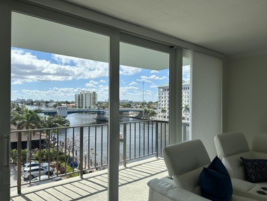 Beautiful 2/2 unit intracoastal view in the boutique building (4