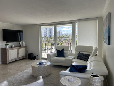 Beautiful 2/2 unit intracoastal view in the boutique building (4