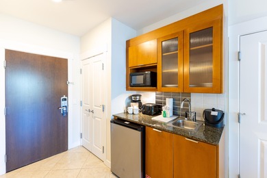 Beautiful Sunset Views!!! Located on the 4th floor of Bahia