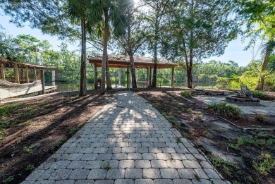 Welcome to your peaceful waterfront retreat in Suwannee