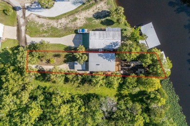 Welcome to your peaceful waterfront retreat in Suwannee