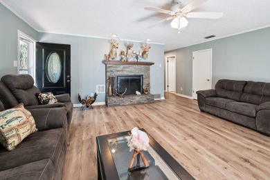 Welcome to your peaceful waterfront retreat in Suwannee