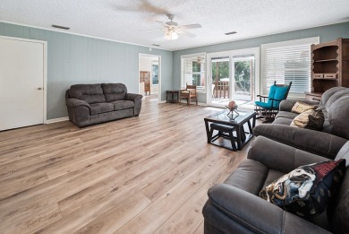 Welcome to your peaceful waterfront retreat in Suwannee