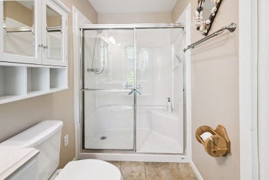 Welcome to your peaceful waterfront retreat in Suwannee