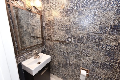 Location location!Beautiful remodeled  2 story penthouse with