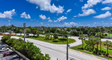 Location location!Beautiful remodeled  2 story penthouse with