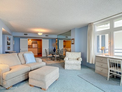 DIRECT OCEANFRONT  - Enjoy your waterfront lifestyle in this