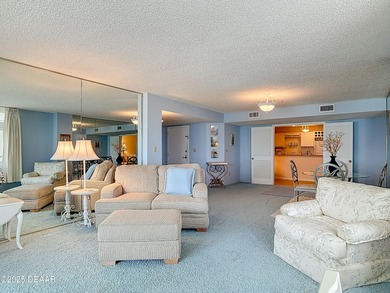 DIRECT OCEANFRONT  - Enjoy your waterfront lifestyle in this