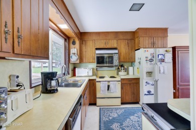 WHITE BEAUTY VIEW! Own a Piece of Lake Wallenpaupack History