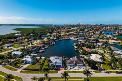 Stunning Waterfront Retreat - Fully Renovated Bayview Water