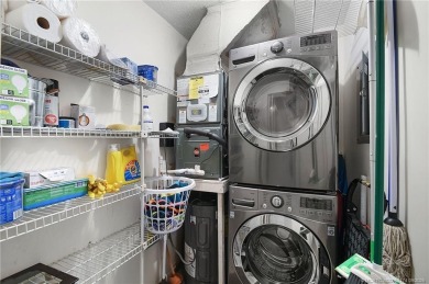 Beautiful 2 Bed/2 Bath, 4th floor (in elevator building) Condo