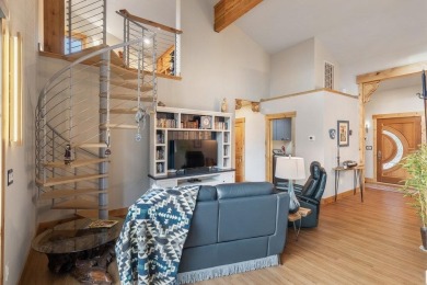 Modern Mountain Escape with Panoramic Views & Endless Adventure