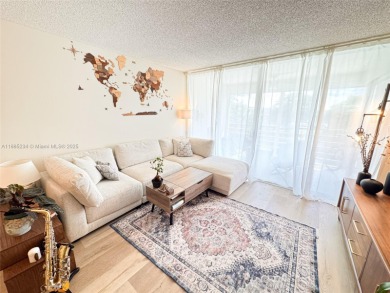 Beautifully renovated 2BD/2BA condo in highly sought-after Pine
