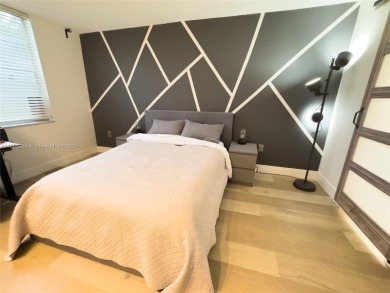 Beautifully renovated 2BD/2BA condo in highly sought-after Pine