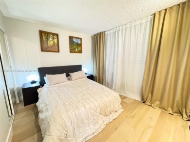 Beautifully renovated 2BD/2BA condo in highly sought-after Pine