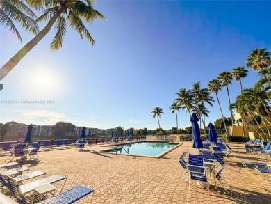 Beautifully renovated 2BD/2BA condo in highly sought-after Pine