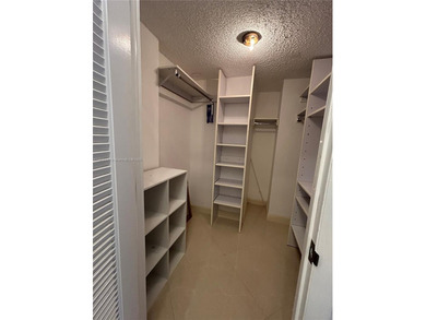 Come see the amazing Hollywood Hallmark! This is a double pent