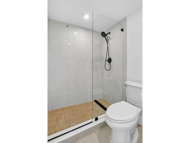 Looks like this unit is a page out of Architectural Digest!