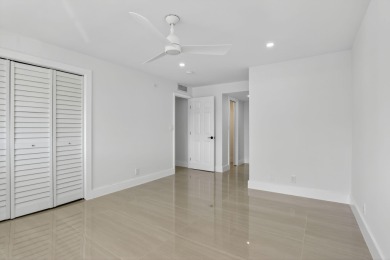 Looks like this unit is a page out of Architectural Digest!