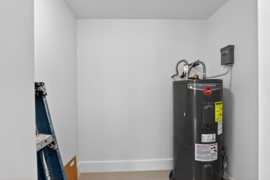 Looks like this unit is a page out of Architectural Digest!