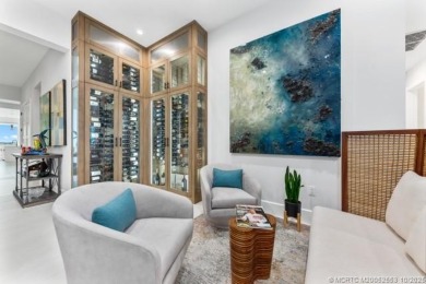 Welcome to River House! Live in downtown Stuart in luxury and