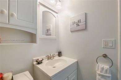 BEAUTIFUL CHARMING FURNISHED 2/2 CONDO IN THE CONVOITED