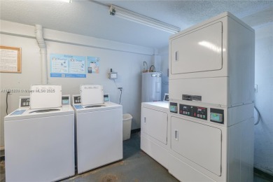 BEAUTIFUL CHARMING FURNISHED 2/2 CONDO IN THE CONVOITED