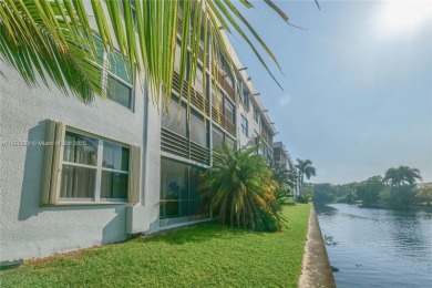 BEAUTIFUL CHARMING FURNISHED 2/2 CONDO IN THE CONVOITED