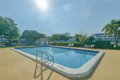 BEAUTIFUL CHARMING FURNISHED 2/2 CONDO IN THE CONVOITED