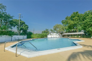 BEAUTIFUL CHARMING FURNISHED 2/2 CONDO IN THE CONVOITED