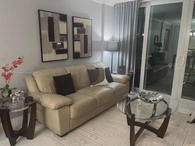 BEAUTIFUL CHARMING FURNISHED 2/2 CONDO IN THE CONVOITED