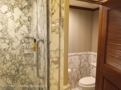 Great price for a top floor two bedroom in the Elk Horn lodge!