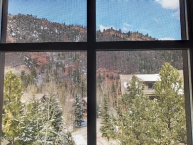 Great price for a top floor two bedroom in the Elk Horn lodge!