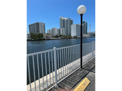 Super location of this 2 bed 1.5 bath apt. on 5 floor. 5 min