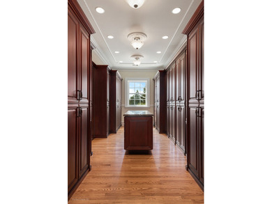 Discover elegance and quality on this stunning 14.4-acre estate