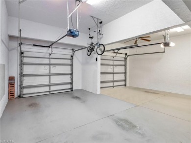 This stunning 2nd-story Mont Claire coach home offers an