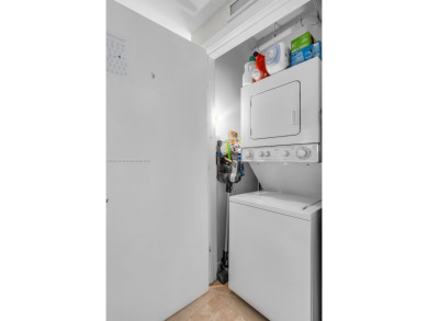 Prominent, luxurious building located in Brickell District! The