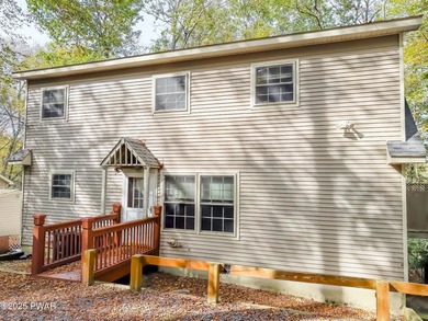 LAKEFRONT LIVING IN MARTINS COVE - CUSTOM 3-BEDROOM RETREAT ON