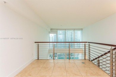 BEAUTIFUL LOFT WITH SPECTACULAR VIEWS OVERLOOKING THE BRICKELL