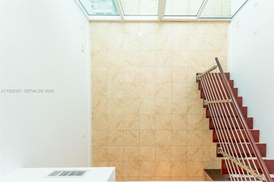 BEAUTIFUL LOFT WITH SPECTACULAR VIEWS OVERLOOKING THE BRICKELL