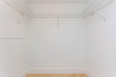 BEAUTIFUL LOFT WITH SPECTACULAR VIEWS OVERLOOKING THE BRICKELL