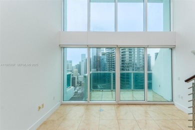 BEAUTIFUL LOFT WITH SPECTACULAR VIEWS OVERLOOKING THE BRICKELL