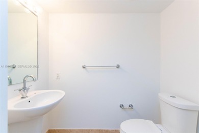 BEAUTIFUL LOFT WITH SPECTACULAR VIEWS OVERLOOKING THE BRICKELL